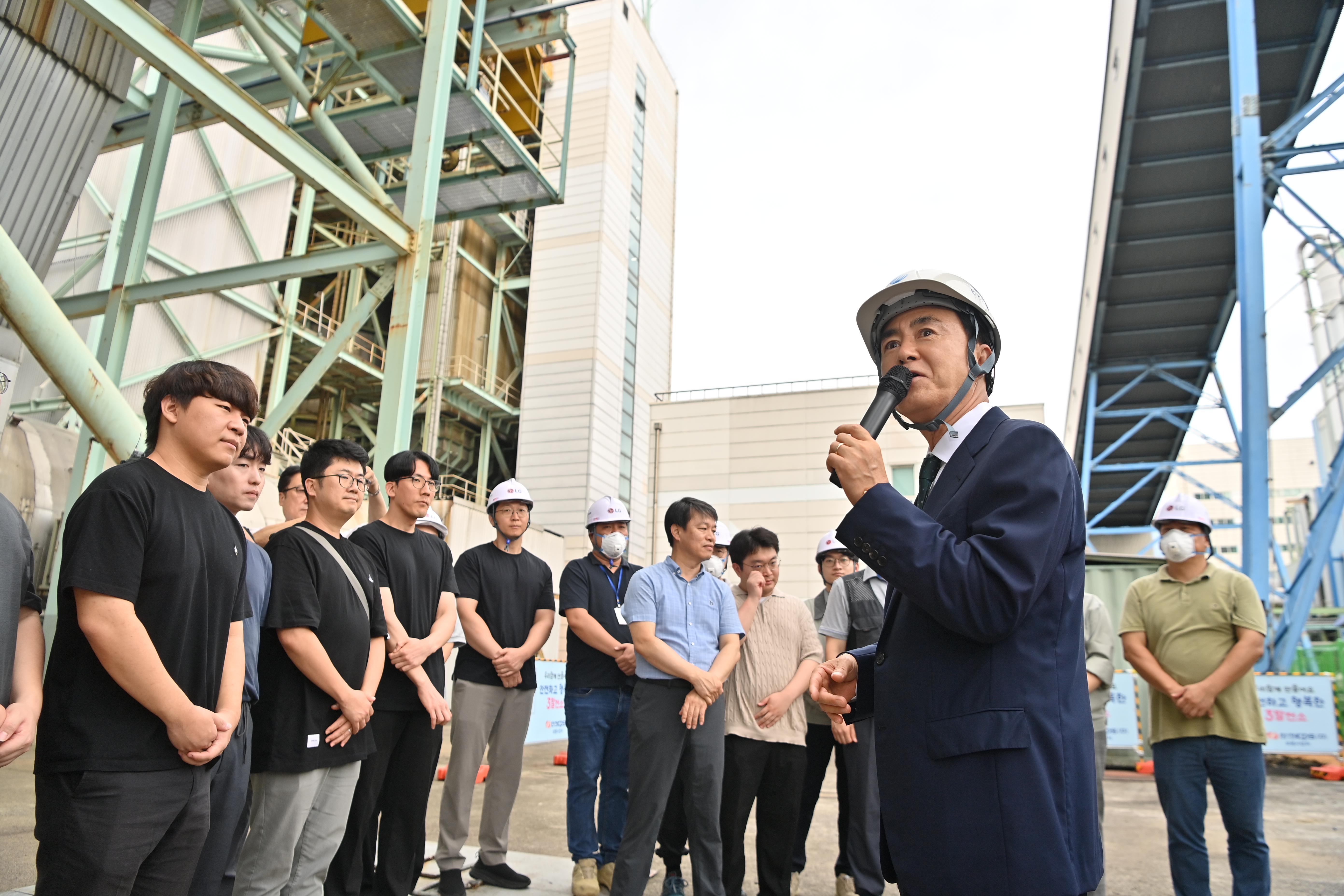 김태흠 도지사는 8일 한국중부발전 보령발전본부(보령화력)에서 &lsquo;그린올(Green-ol) 신에너지 기술 실증&rsquo; 시연회에 참석했다. 관련사진 9