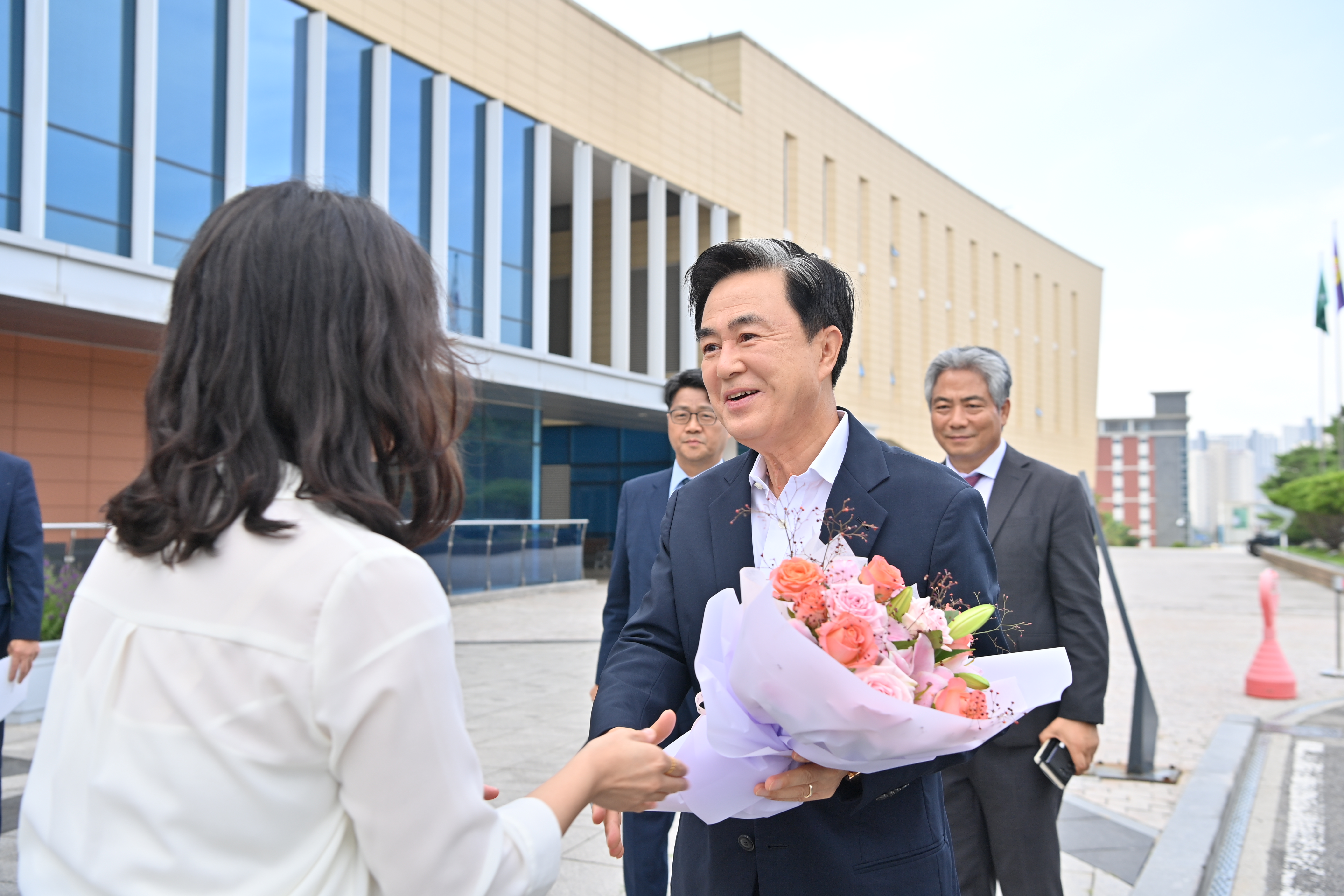 김태흠 도지사는 16일 민선8기 4년 차 시군 방문 네 번째 일정으로 당진시를 찾아 도민과 직접 소통하며 지속 가능한 미래 발전 방안을 모색했다. 관련사진 7