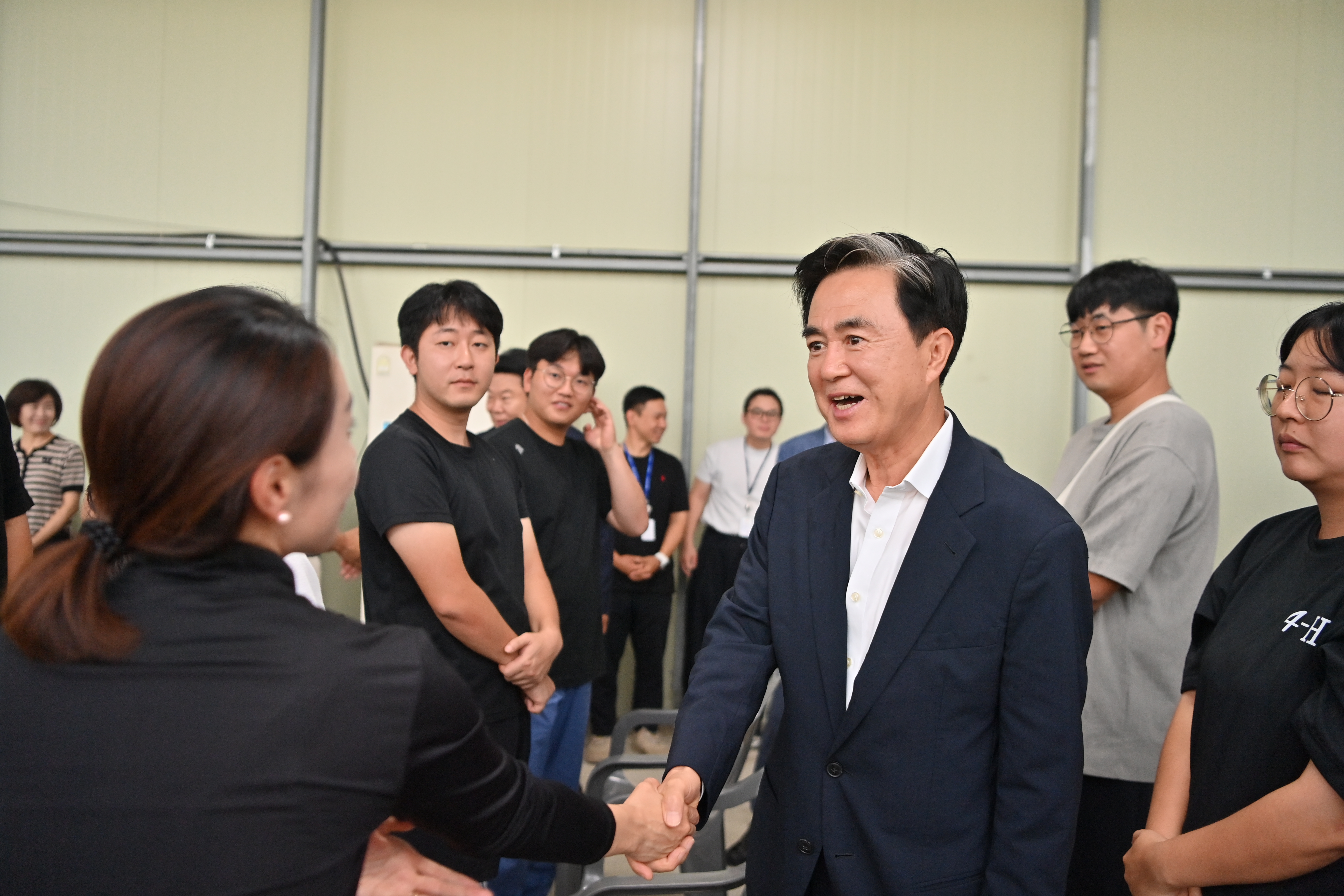 김태흠 도지사는 16일 시군 방문 네 번째 일정으로 당진시를 찾아 석문면 삼화리 일원에 조성한 당진시 스마트팜 사관학교를 점검했다. 관련사진 4