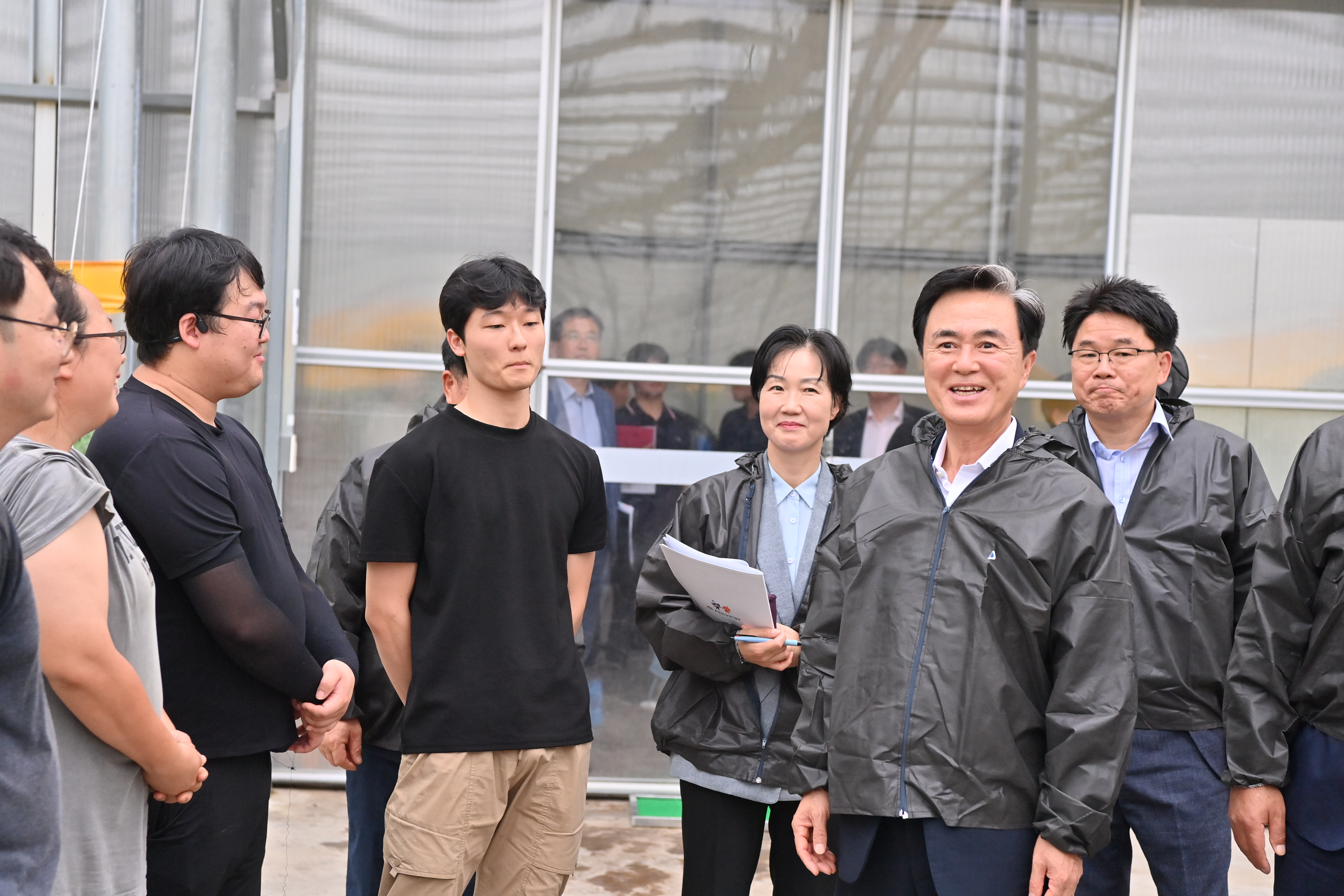 김태흠 도지사는 16일 시군 방문 네 번째 일정으로 당진시를 찾아 석문면 삼화리 일원에 조성한 당진시 스마트팜 사관학교를 점검했다. 관련사진 9