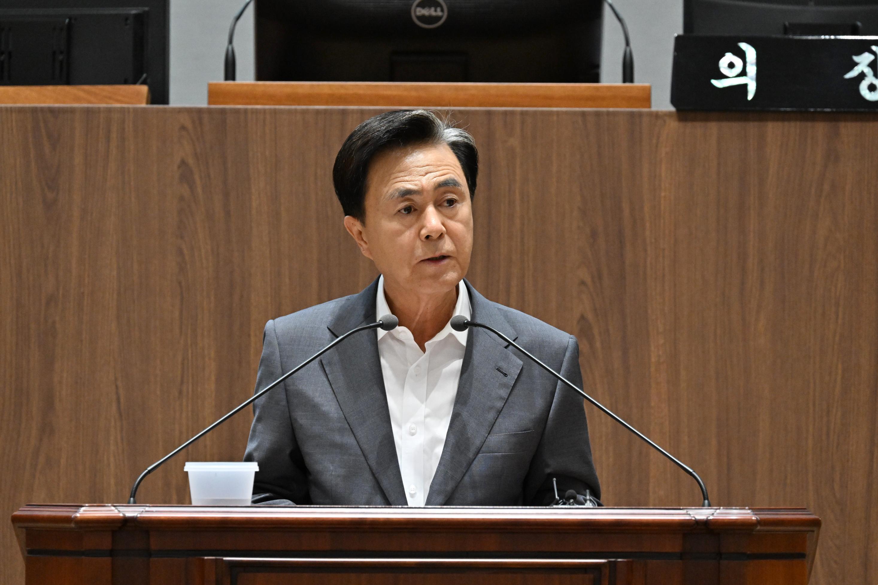 김태흠 도지사는 15일 충남도의회 본회의장에서 열린 ‘제360회 충남도의회 임시회 개회’에 참석했다.