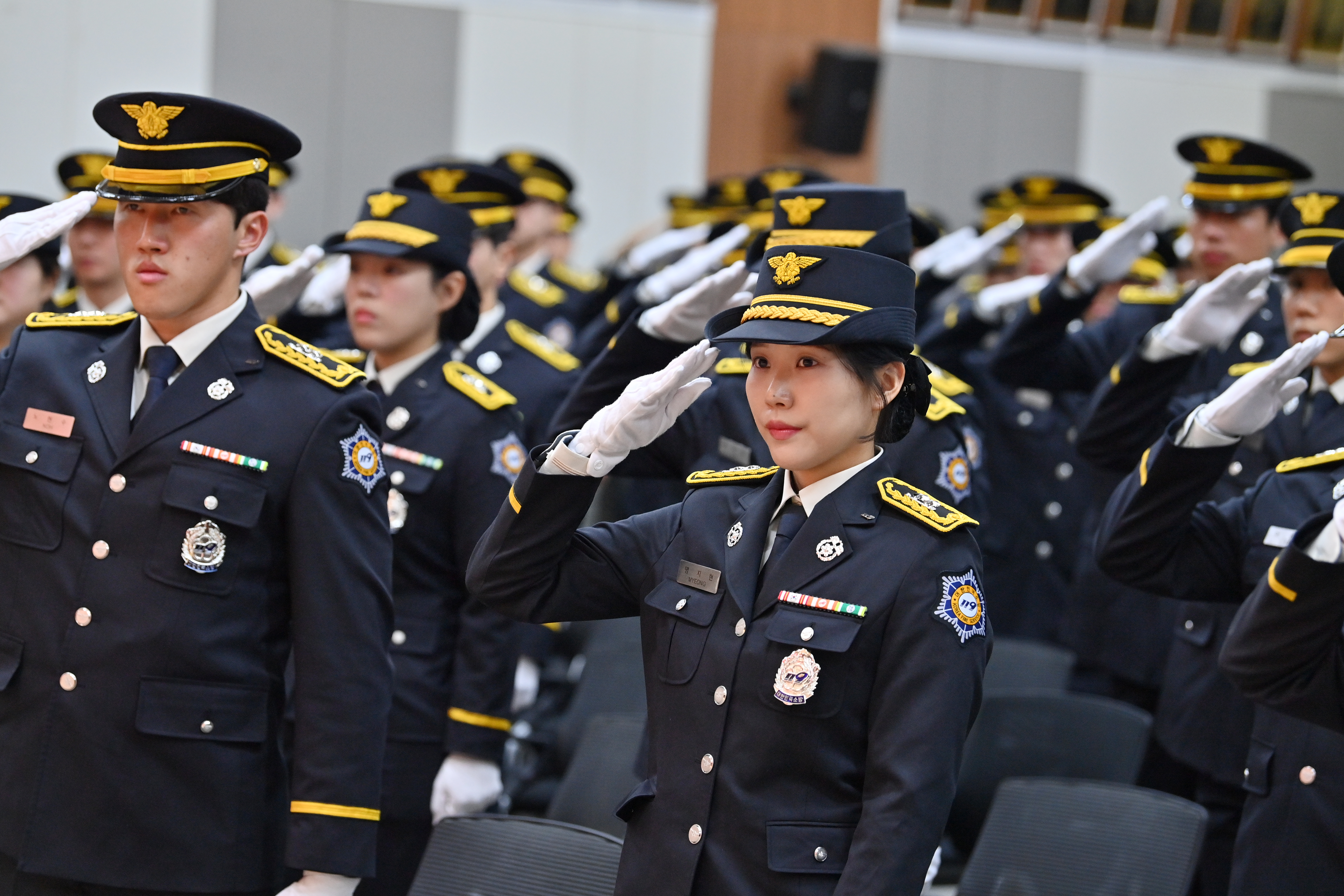 김태흠 도지사는 6일 도청 대회의실에서 열린 &lsquo;제102기 신임 소방공무원 임용식&rsquo;에 참석했다. 관련사진 8