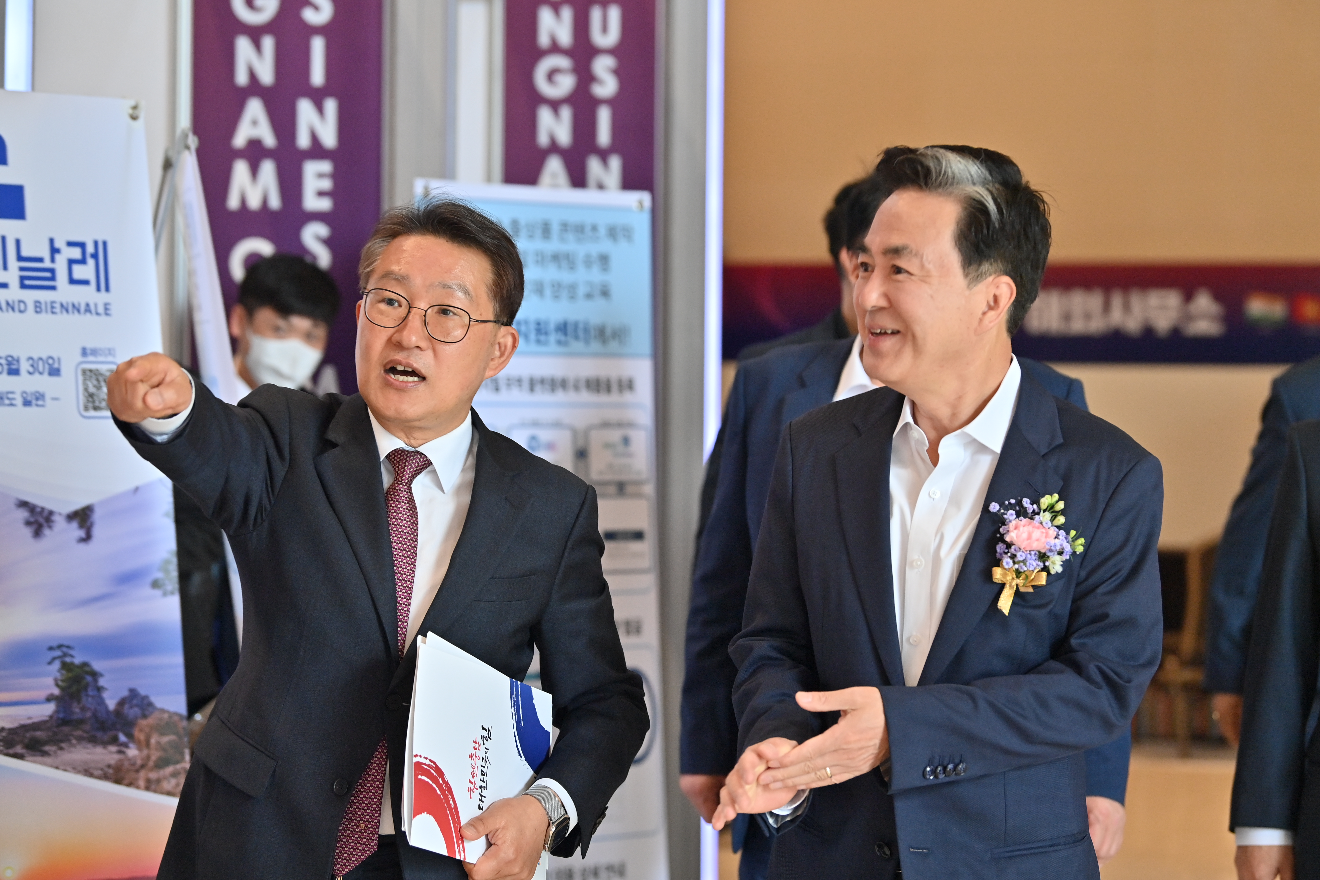 김태흠 도지사는 23일 예산 스플라스 리솜에서 열린 &lsquo;2026 해외사무소 바이어 초청 수출 상담회&rsquo;에 참석했다. 관련사진 3
