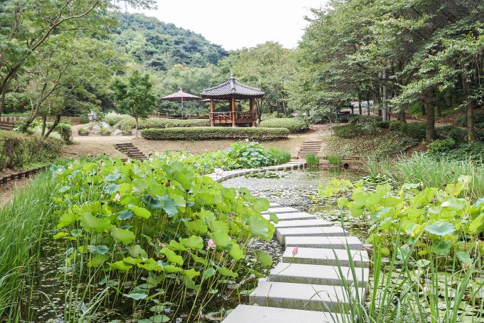 계절을 느끼며 걷기 좋은 산책길, 당진 삼선산수목원