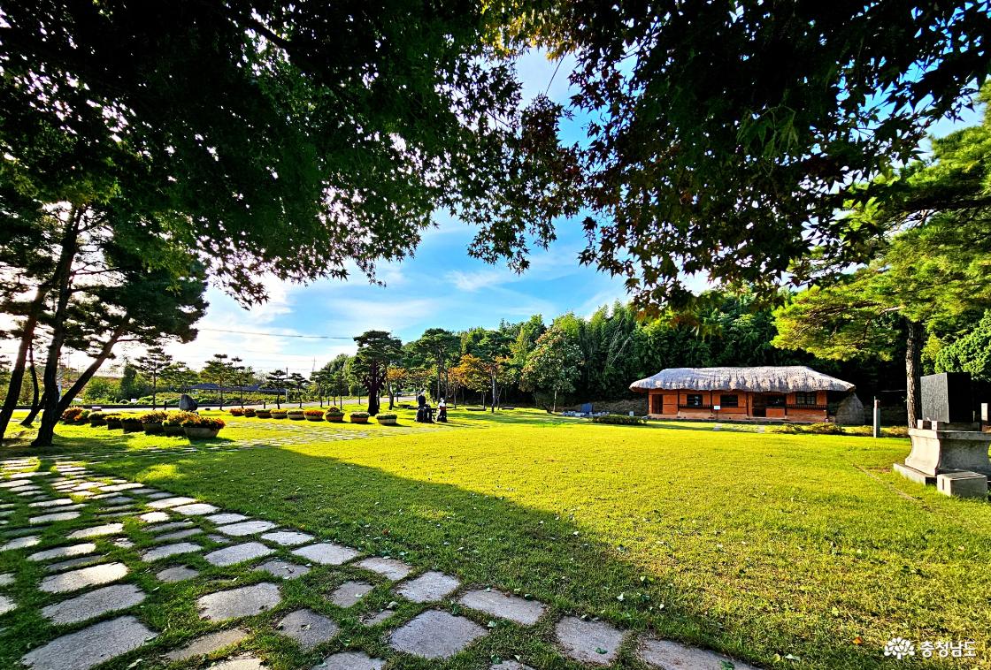 필경사 공원 모습