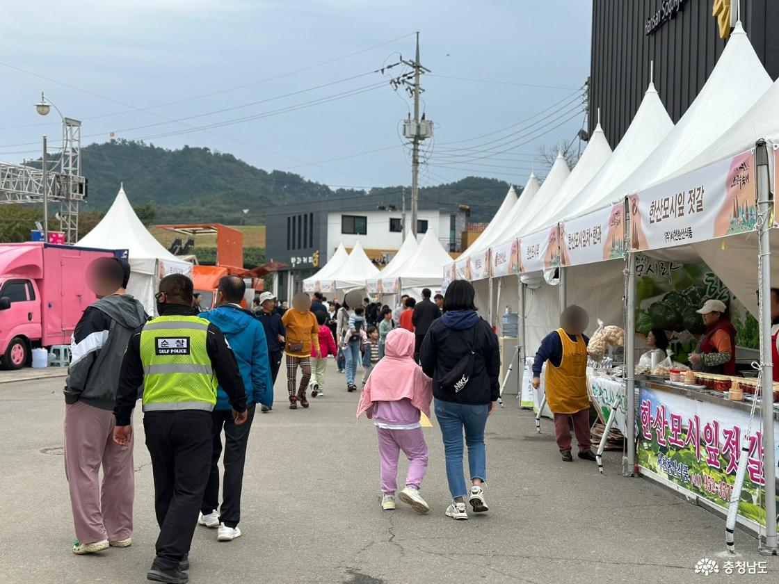 가족단위로 많이들 방문한 한산소곡주축제 모습