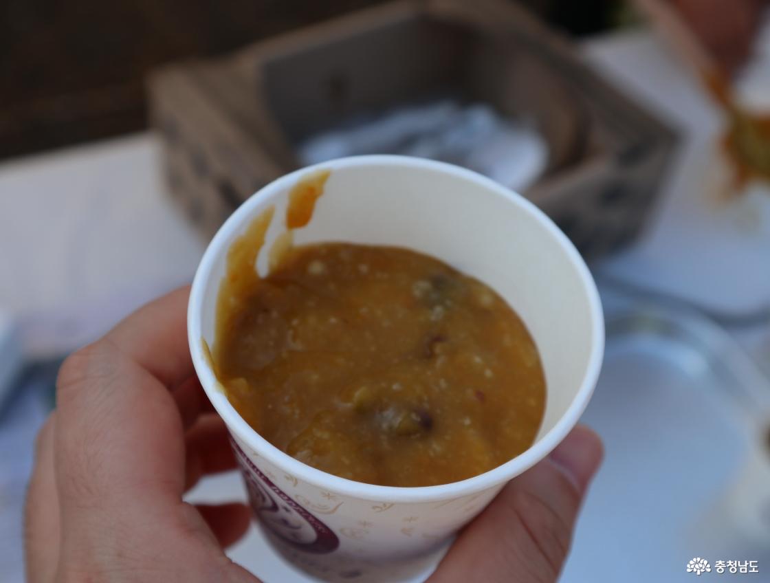 집에서 직접 만든 진한 호박죽이라 맛있더라구요.