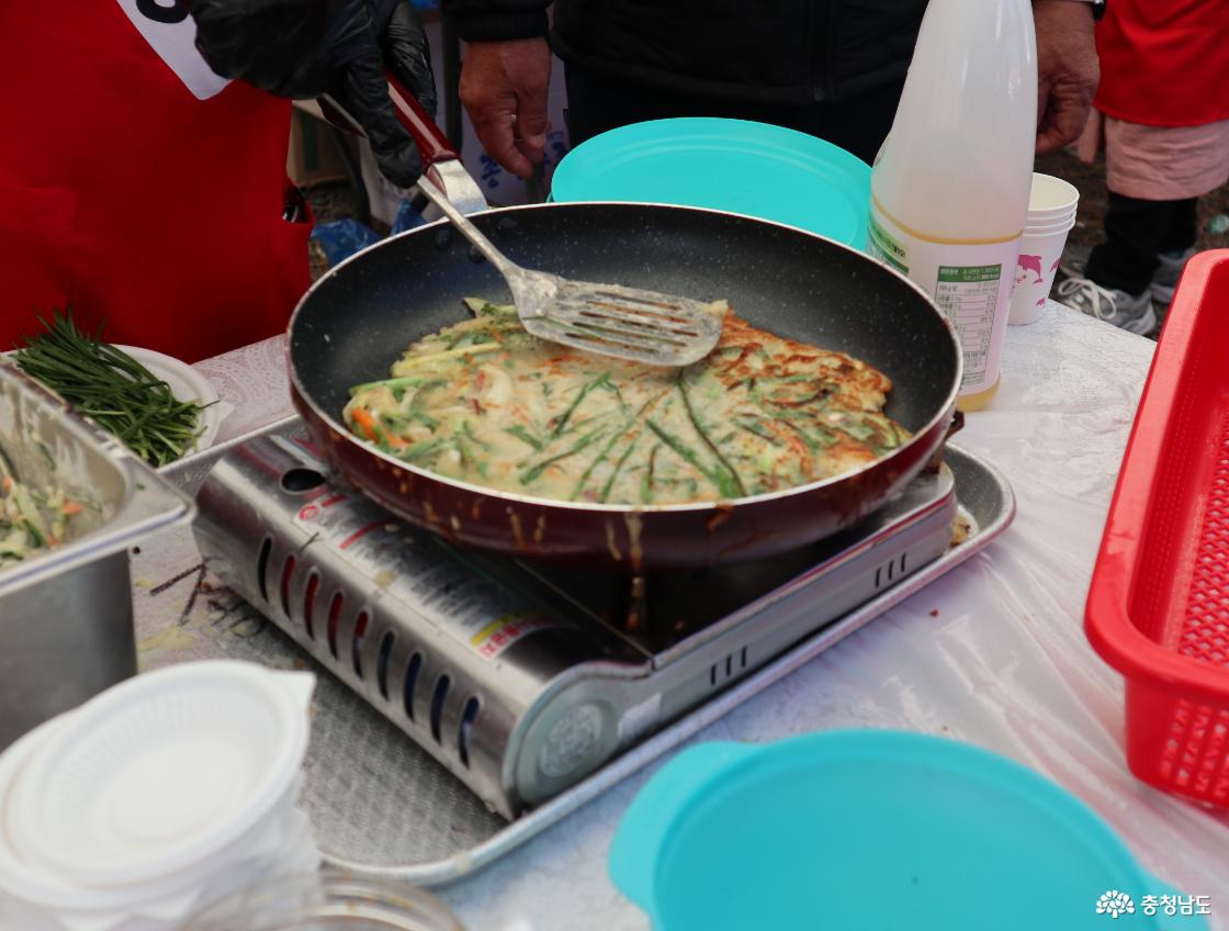 저희는 파전이랑 어묵, 수육을 주문했어요.
