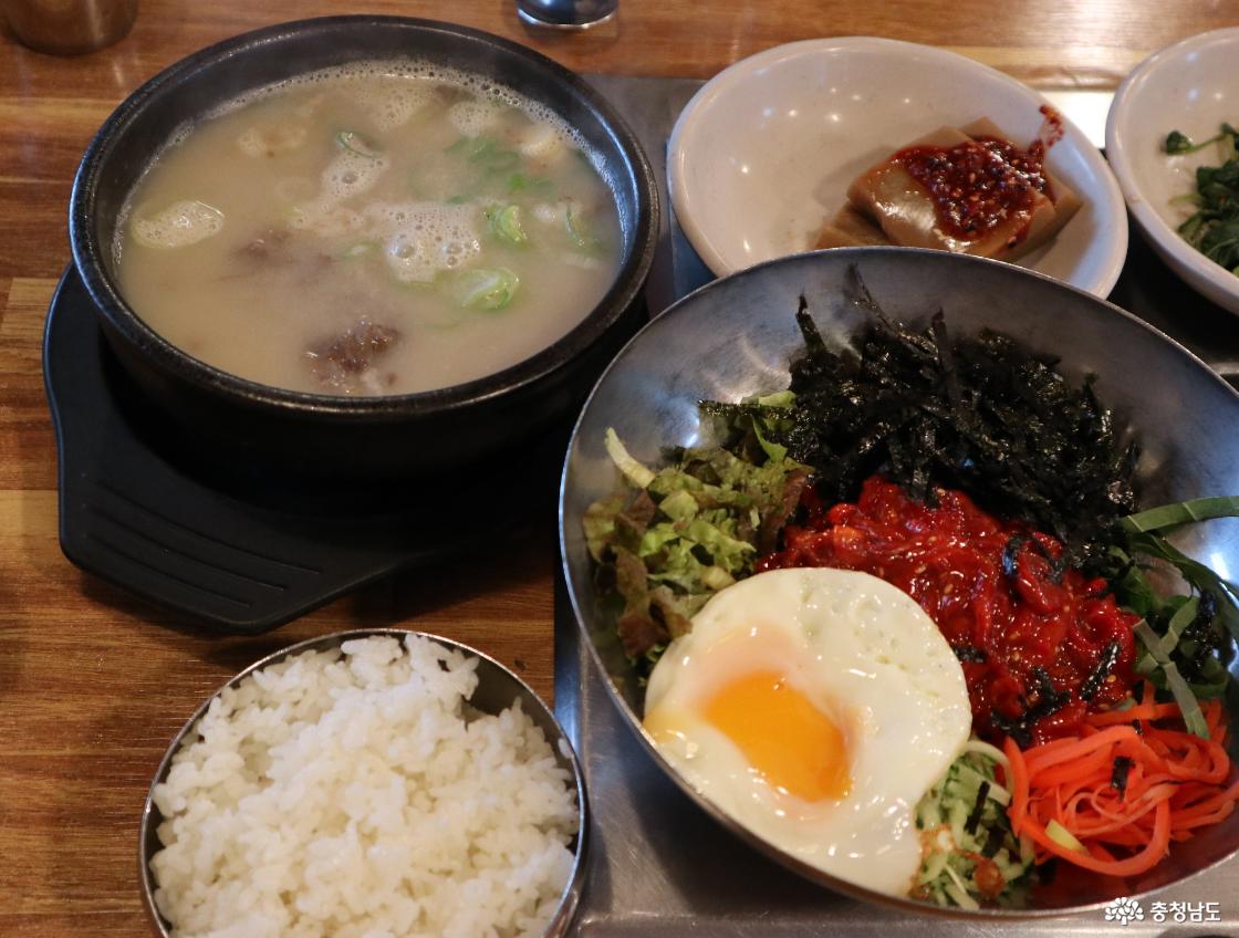푸짐한 점심식사 