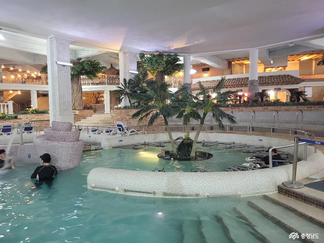 스플라스 리솜 3대가 함께한 가족여행으로 겨울 온천여행으로 딱입니다.