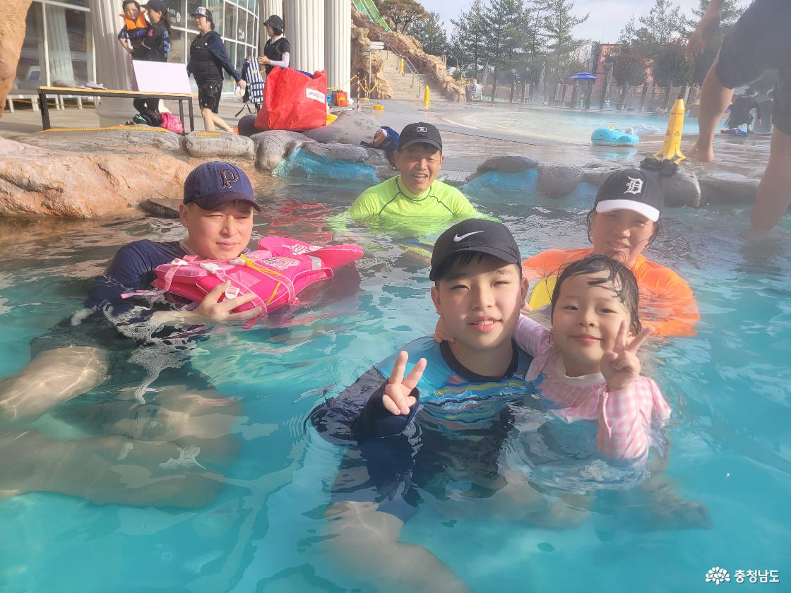 스플라스 리솜 3대가 함께한 가족여행으로 겨울 온천여행으로 딱입니다.