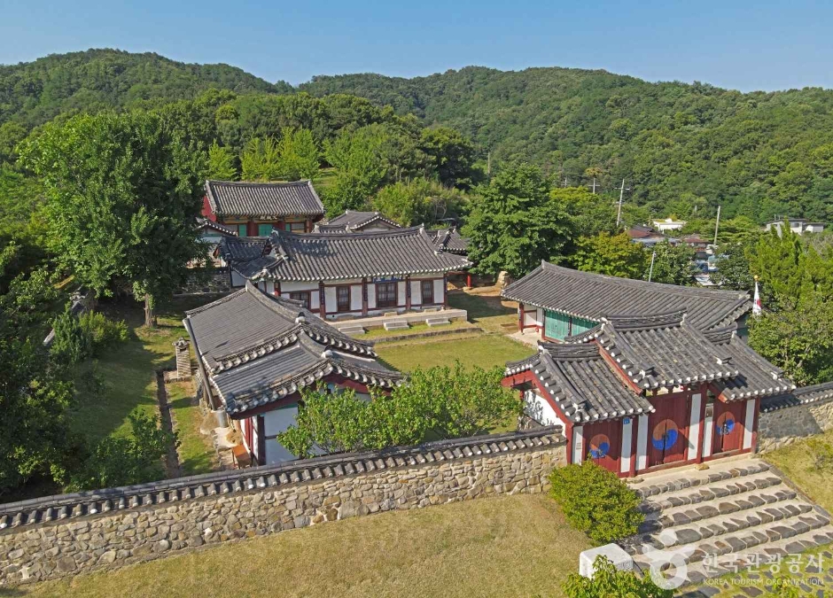 천안향교 전경 (전체를 찍을 수 없어 한국관광공사 제공사진 올림)