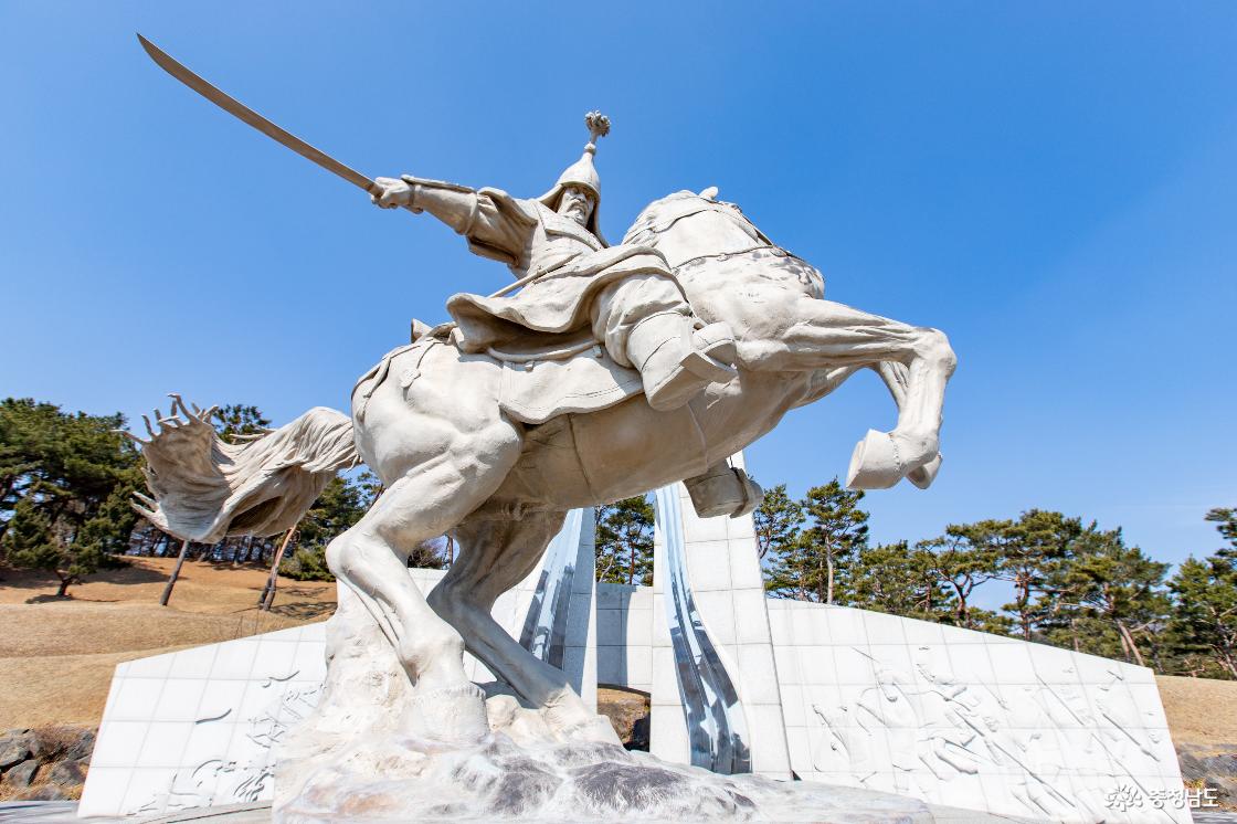 계백 장군 동상