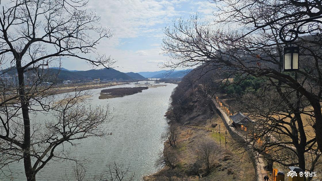 공산성 위에서 금강을 바라모며