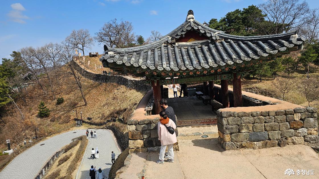 위에서 본 금서루