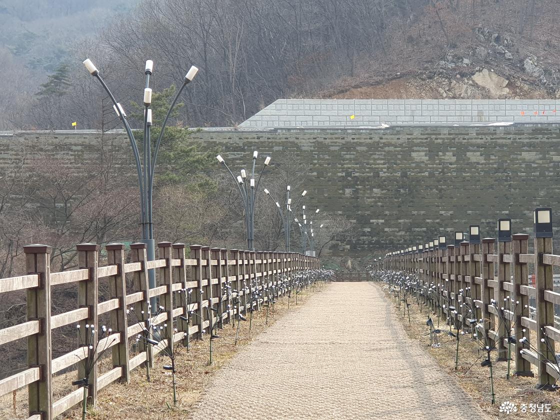 입암저수지 산책로