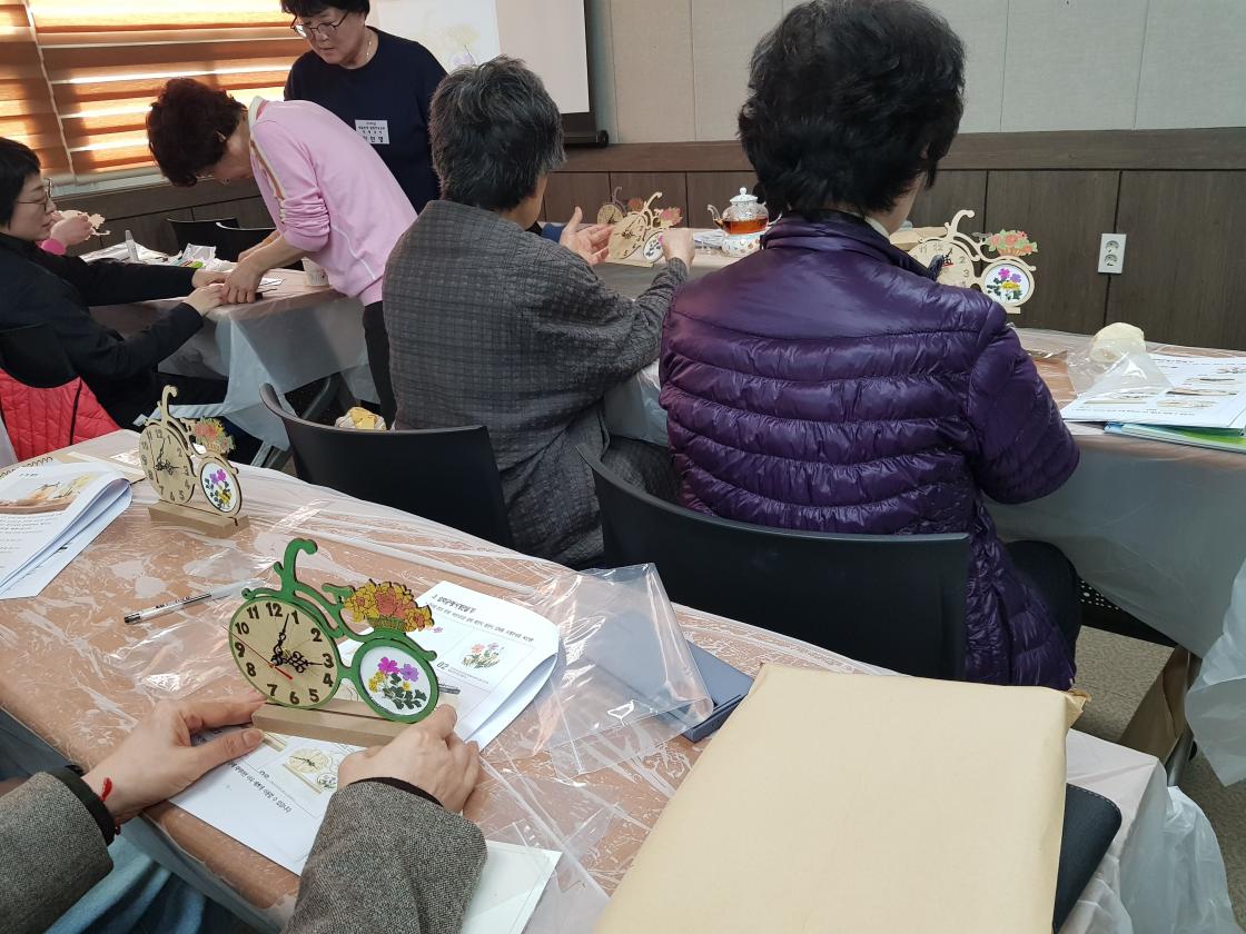 차를 음미하면서 완전 감동이네요! 구성되어 있네요!