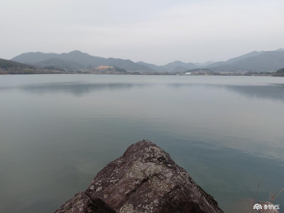 저수지 전경