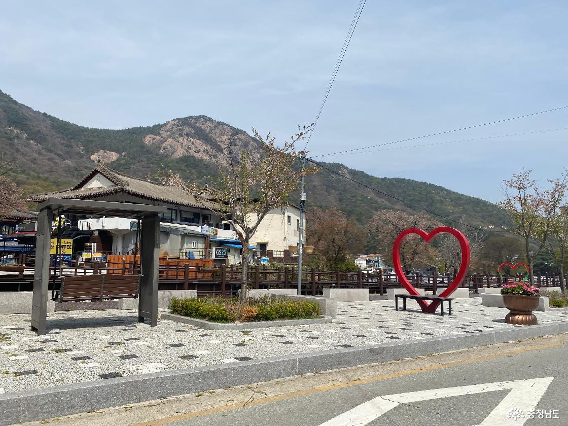 계룡산 국립공원 동학사 가는길 1666