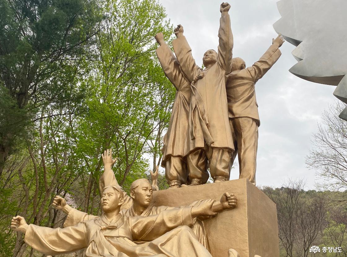 광복단결사대기념탑 13