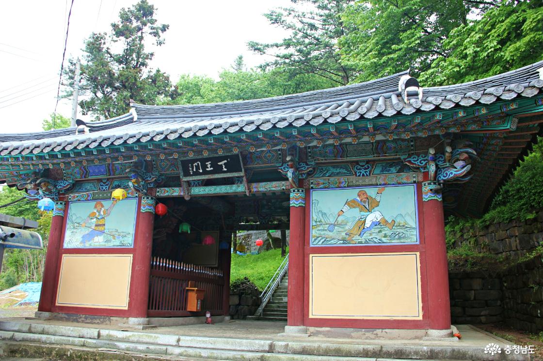 관촉사 사천왕문 