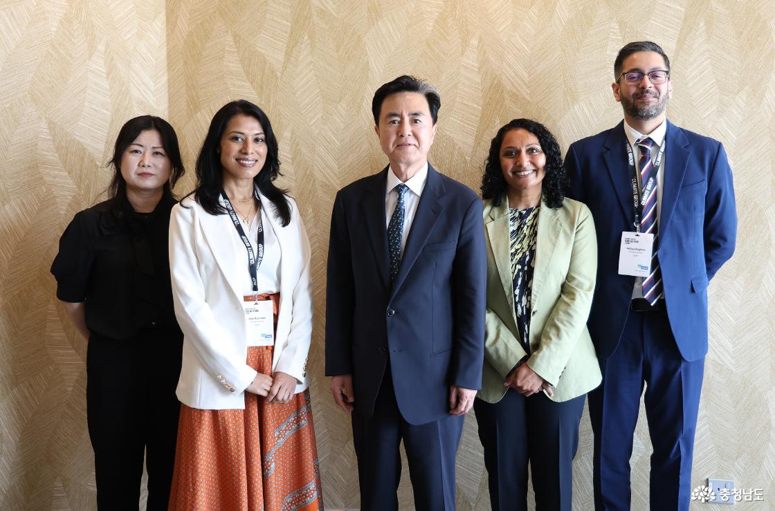 5.8 언더2엽합 정책이사 접견