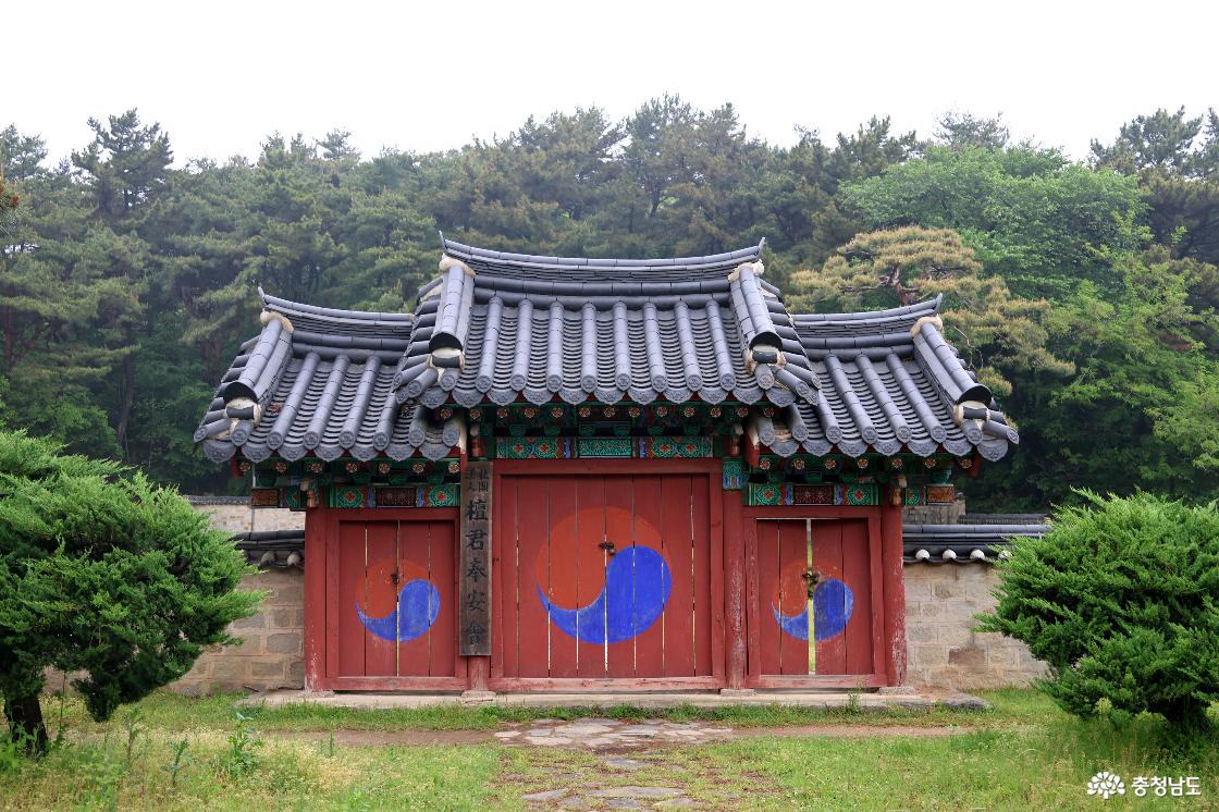 단군전 입구