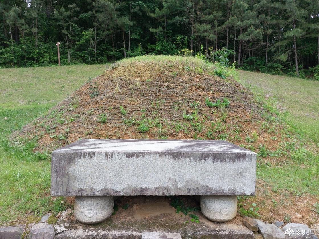 성삼문 묘
