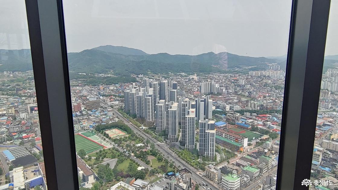 하늘 정원인 카페테라스에서 바라본 동남쪽 풍경 