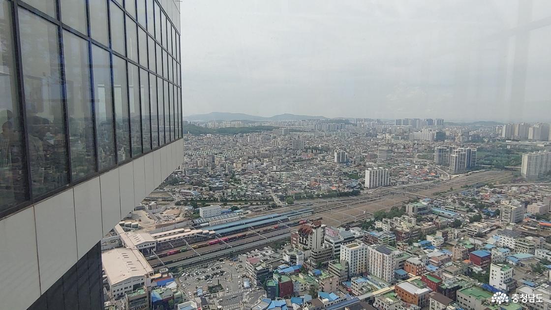 테라스 카페 쪽에서 바라본 천안역 주변 