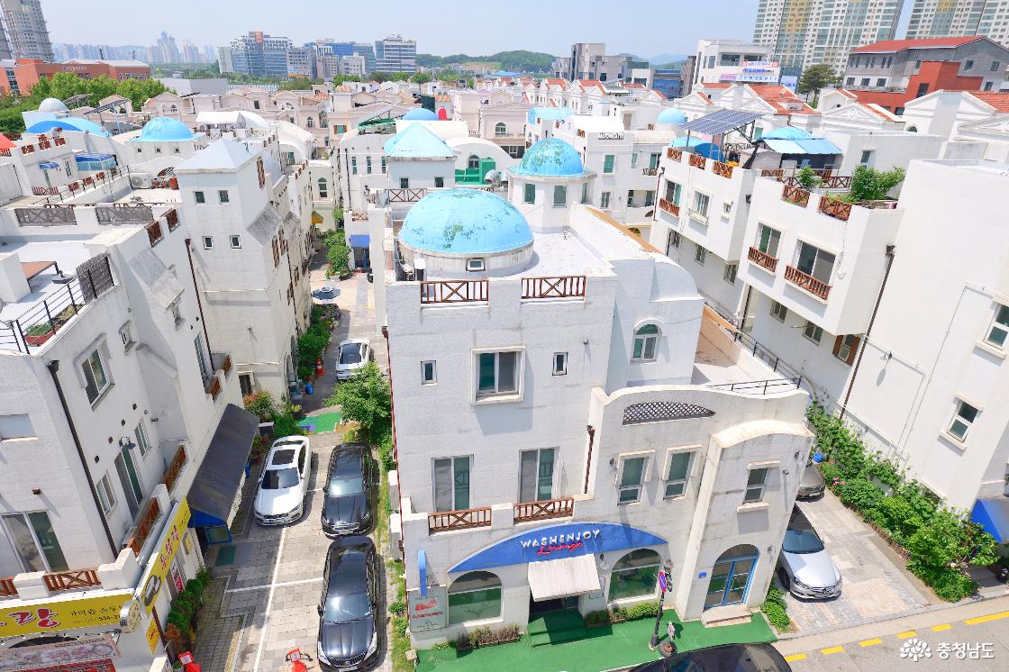 공영주차장 옥상에서 바라본 지중해마을