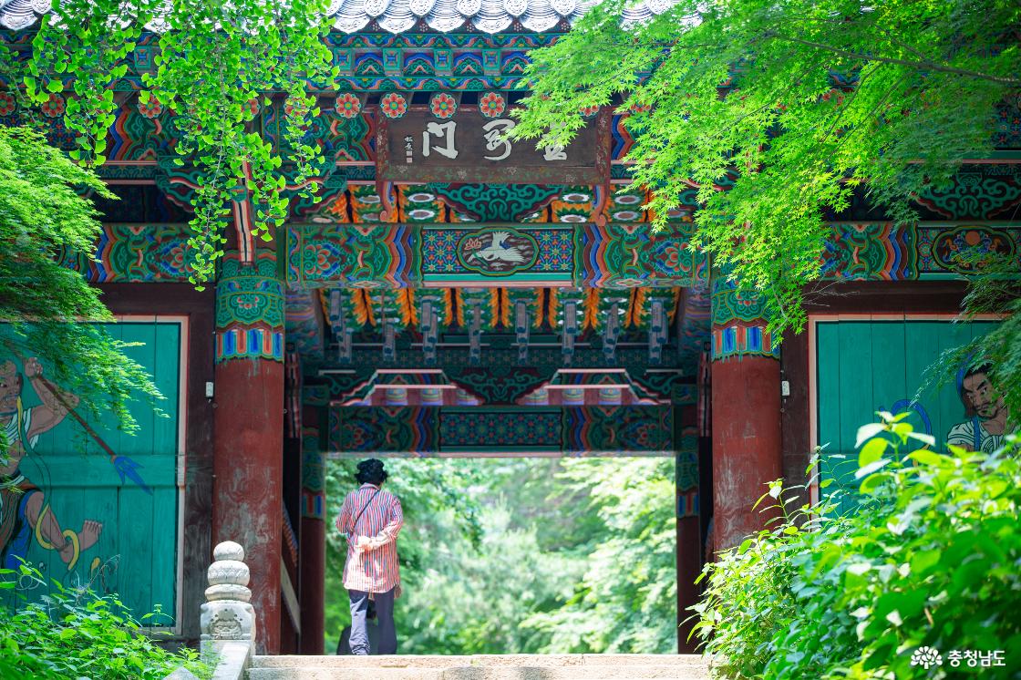 수덕사 금강문