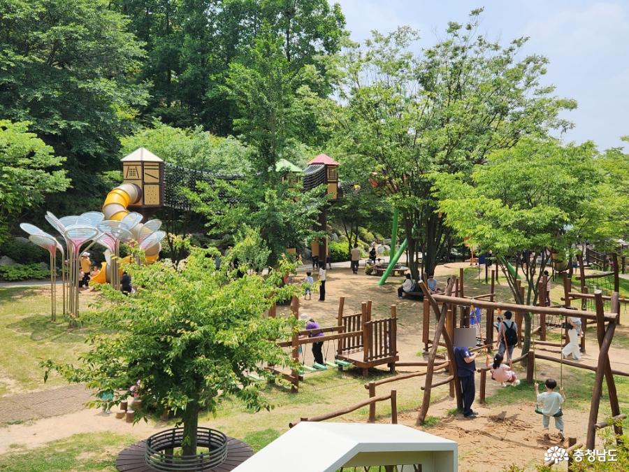 도토리놀이터 낮은 정글짐