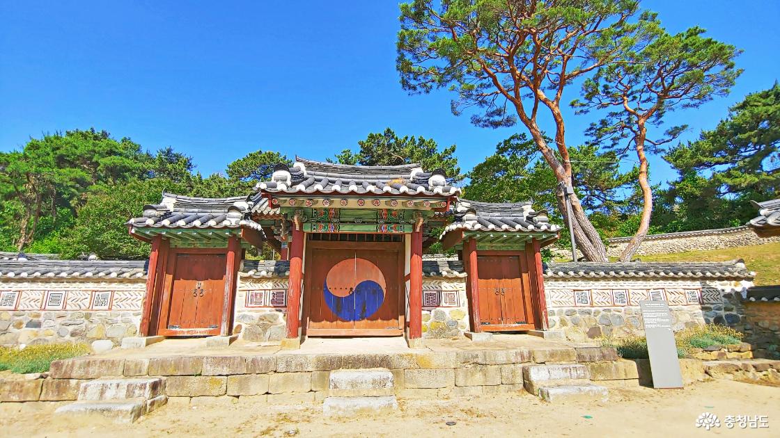 돈암서원 사당의 내삼문 