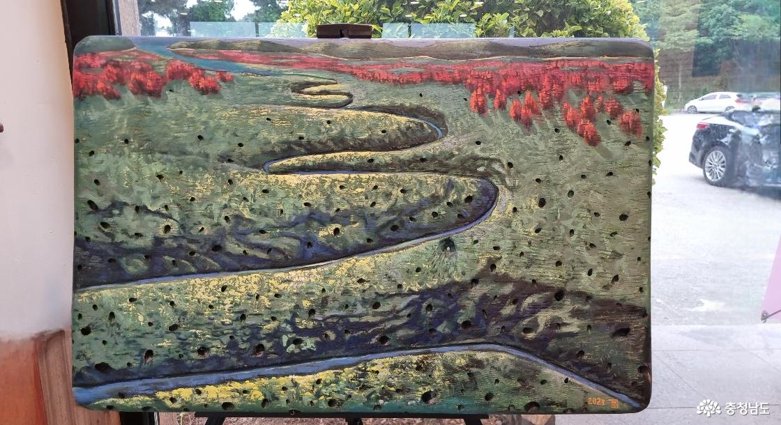 장경희 작가 ‘썰물’ (나무판+아크릴컬러+유화물감, 62×93cm, 2024)