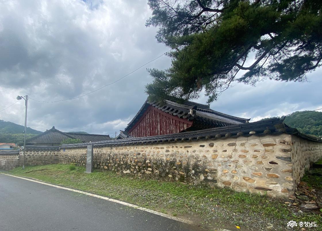 조헌사당 전경