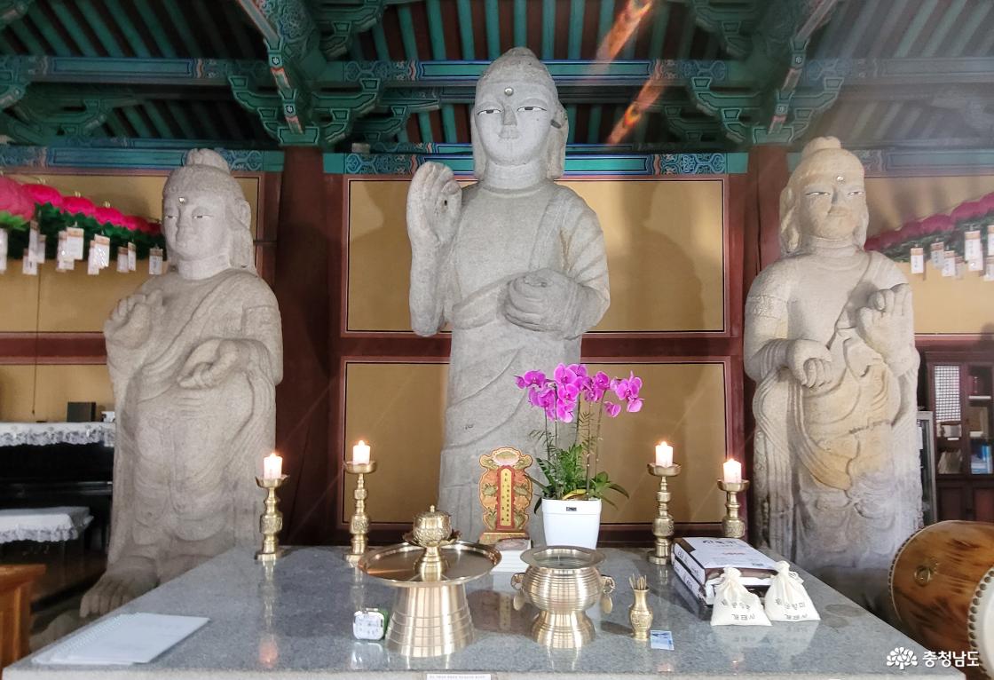 전통사찰 논산 개태사 석조여래삼존입상.