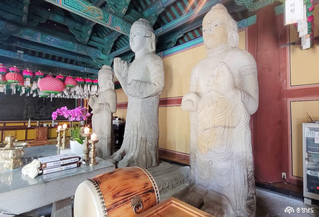 전통사찰 논산 개태사 극락대보전 석조여래삼존입상.