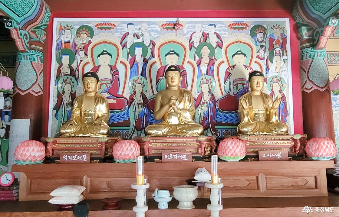 전통사찰 논산 송불암 대웅보전 불전.