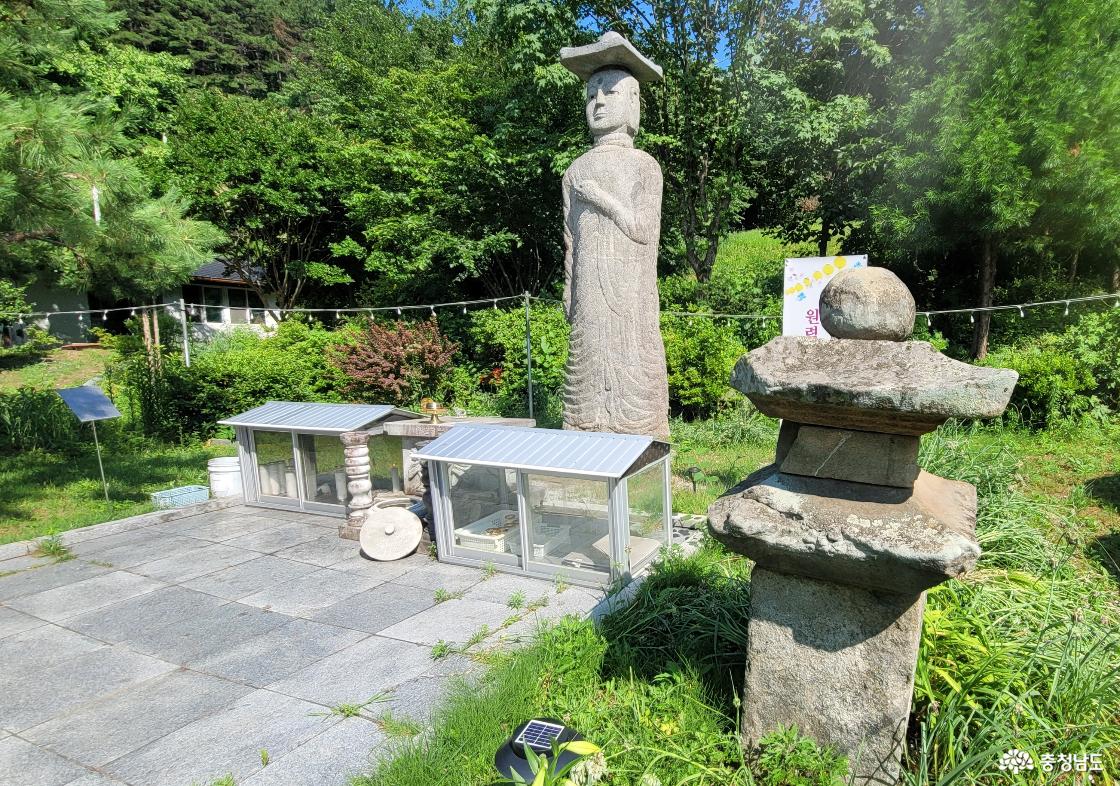 전통사찰 논산 송불암 미륵불 전경.