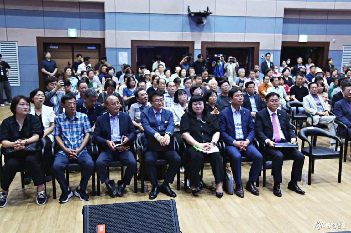 행정통합 주민설명회에 참석한 통합추진 관계자들