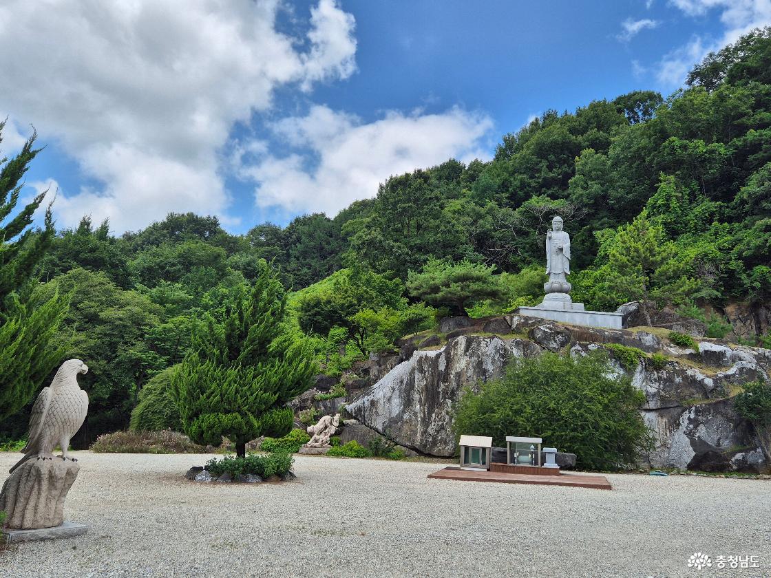 석조 약사여래입상 입니다