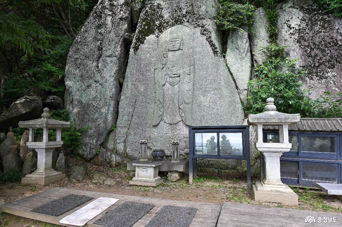 서산 부석사 마애석불의 모습