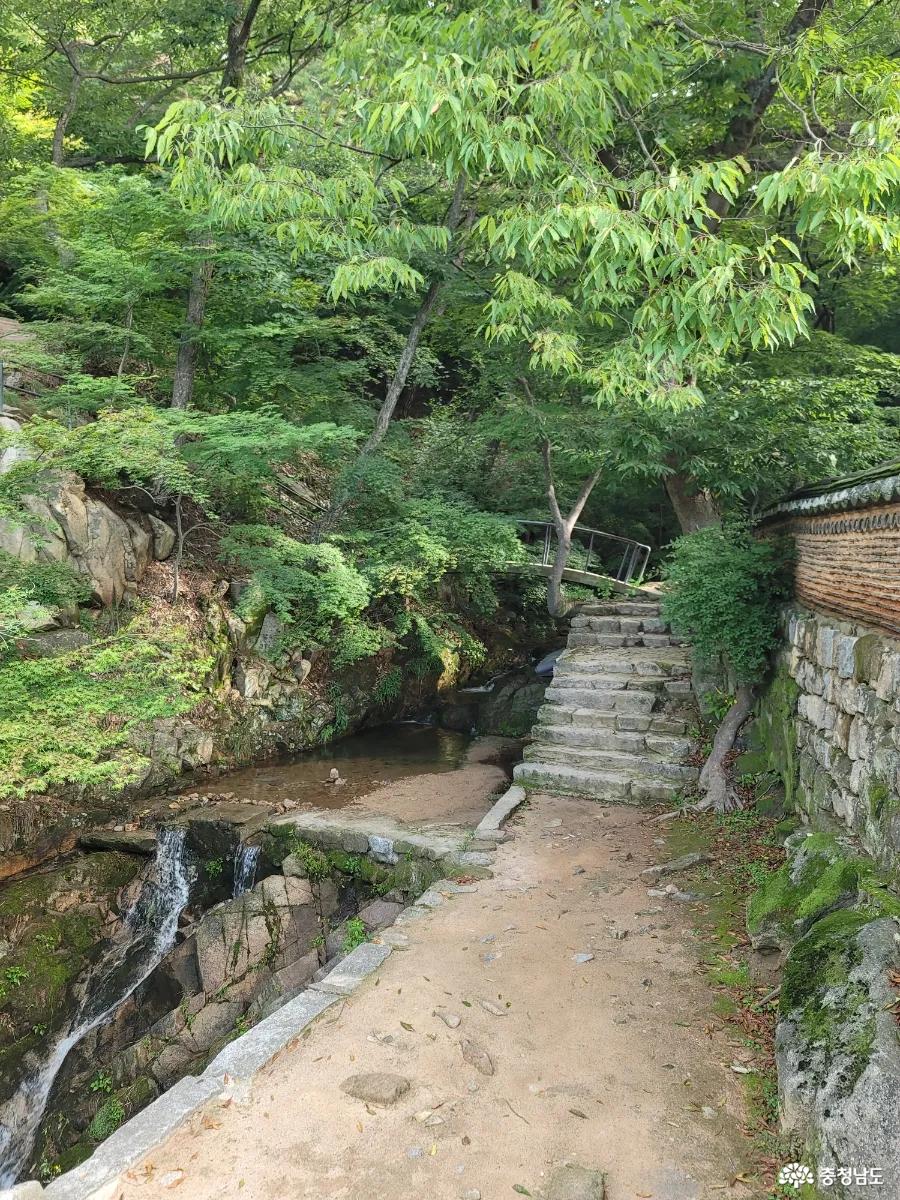 호서의 금강산 덕숭산, 천년 고찰과 함께하는 힐링 트레킹