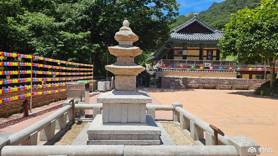 동학사 삼층탑
