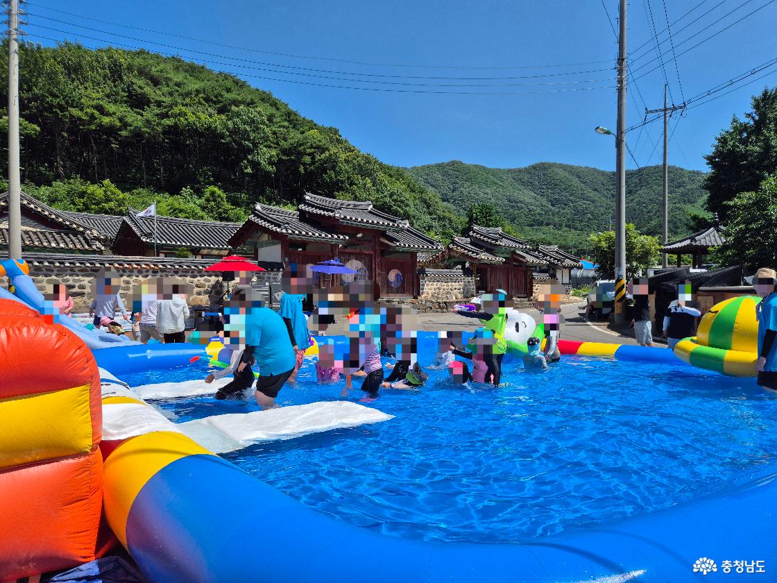 보령향교 물놀이