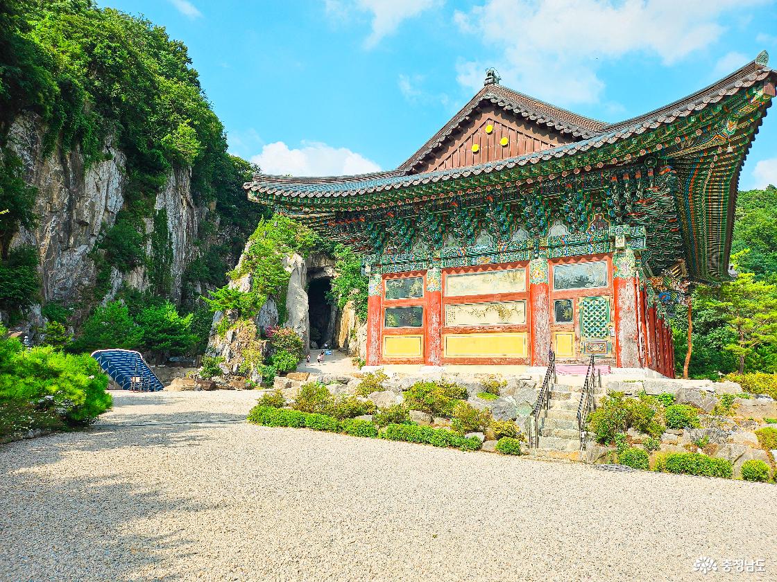 폐광이 사찰로, 동굴 속 고요함을 담은 논산 반야사