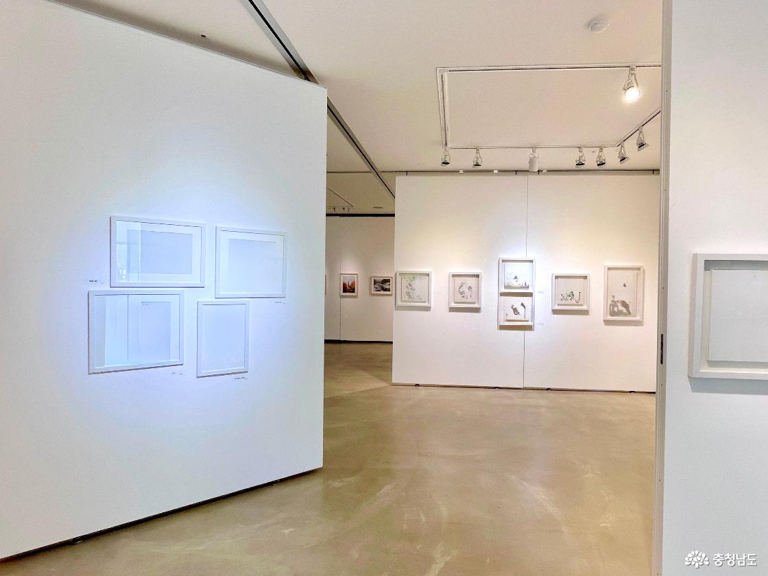 삼거리갤러리의 내부 구조 중 일부를 담은 사진