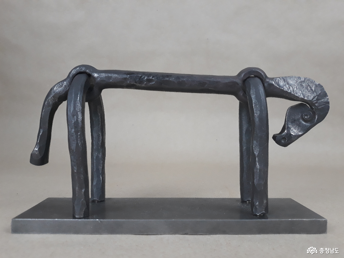 위르겐 노이만 Jurgen Neumann Pferd (말), H 22 cm, 청동, 2020 