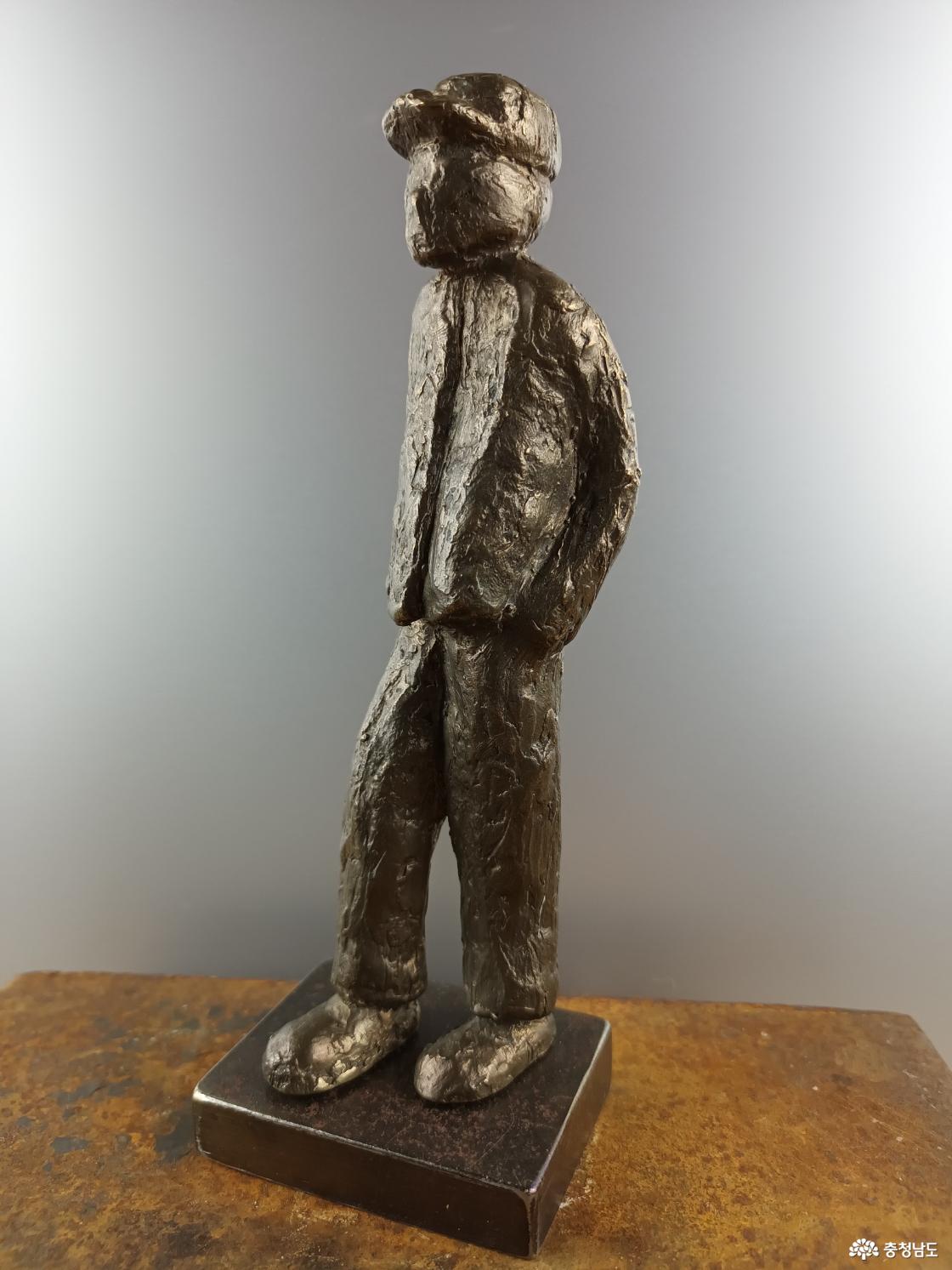 에블린 노이만 Evelyn Neumann Arbeiter (노동자), H 17 cm, 청동, 2022